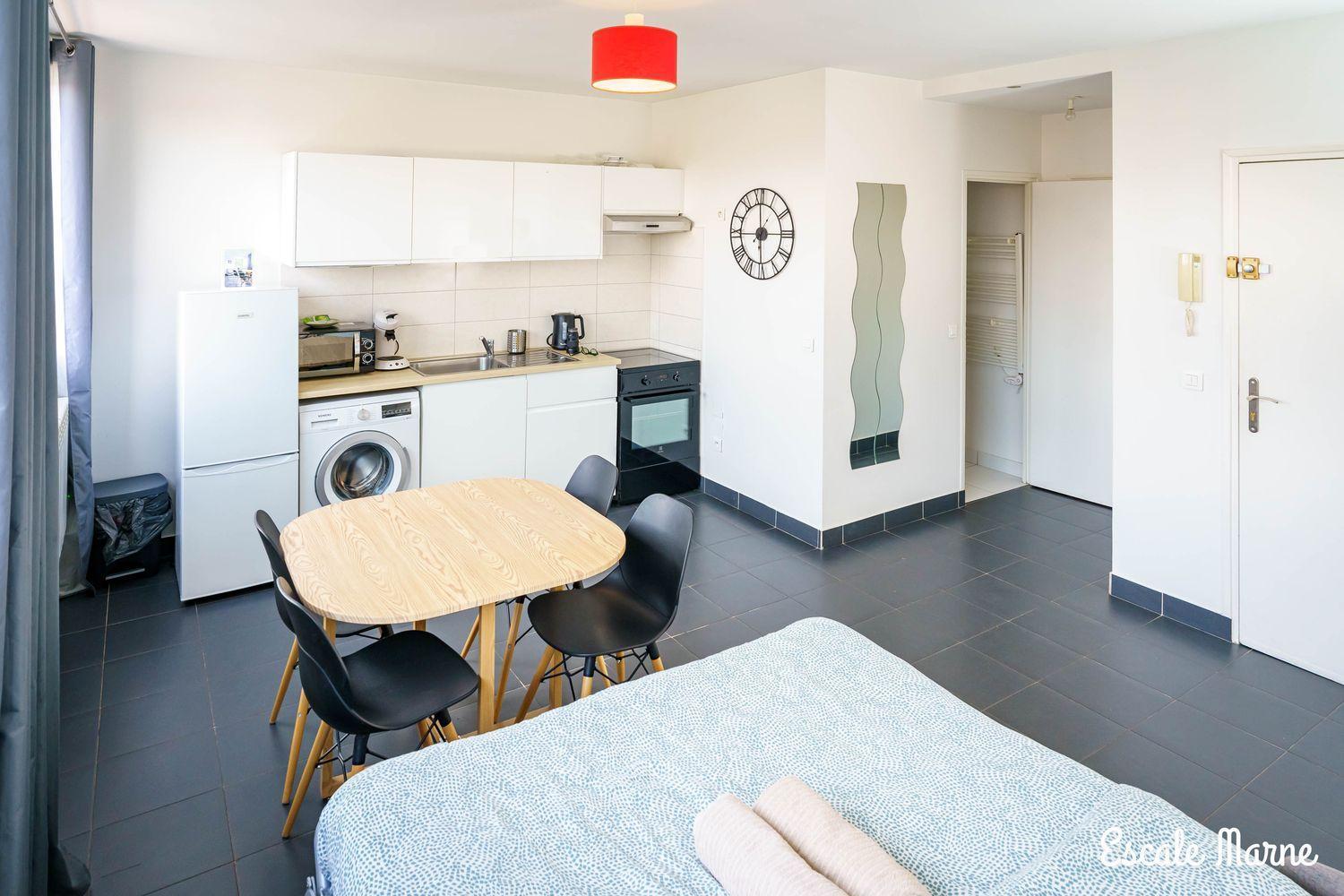 Escale-Marne Fr - 202 - Free Parking - Free Luggage Storage - All Equipped - Linen Included - Washing Machine - 10Mn Walk Metro 8 - Rer A - Panoramic View - From 1 To 14 Guests Maisons-Alfort Habitación foto